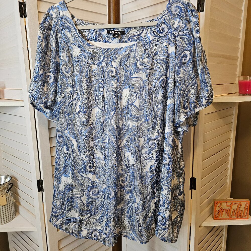 Roz & Ali, Plus Size 3X, Blue Paisley, Fully Lined, Short Sleeved Blouse, NWOT